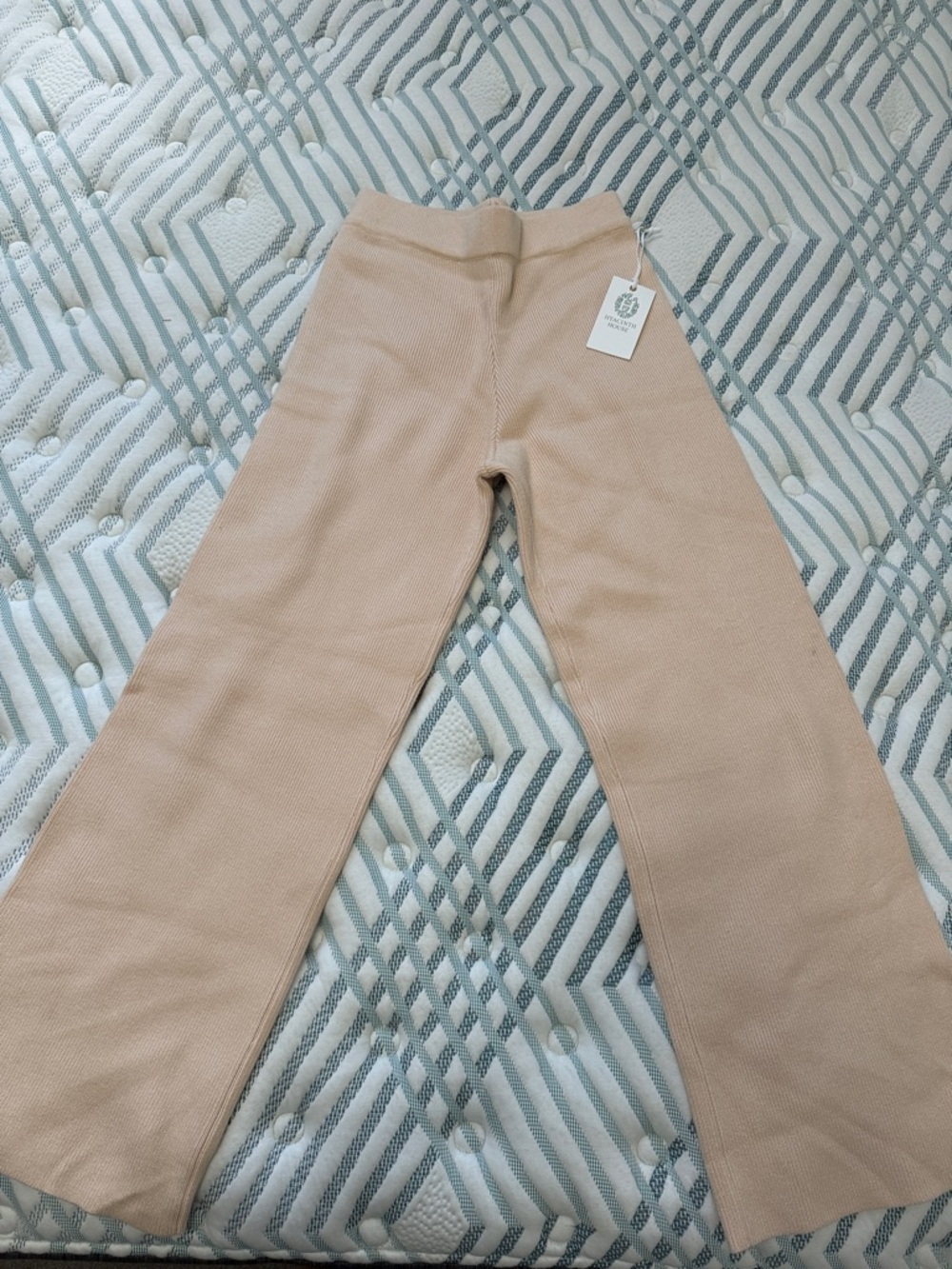 Women’s Wide-Leg Knit Pants in Beige